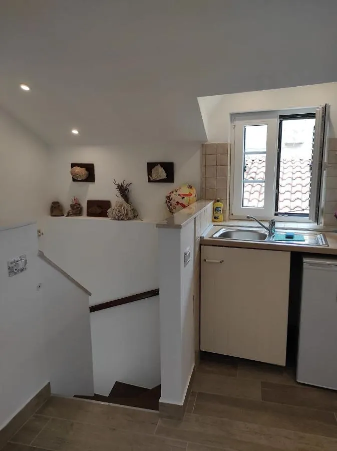 House Valun 42 Apartment 0*,